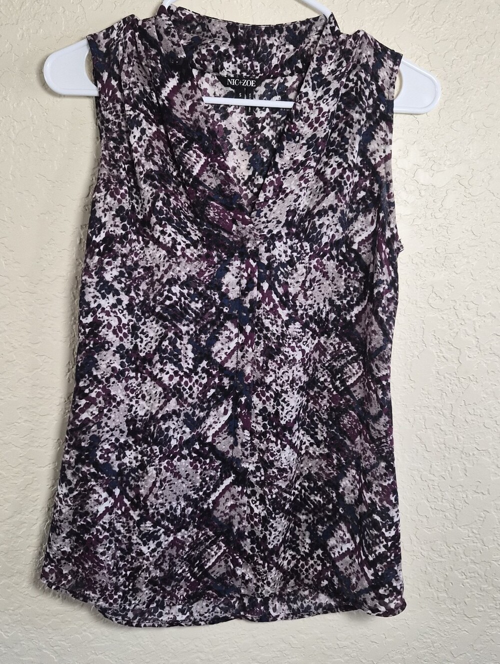 NIC+ZOE Plum and Black Printed Sleeveless V-Neck Camisole